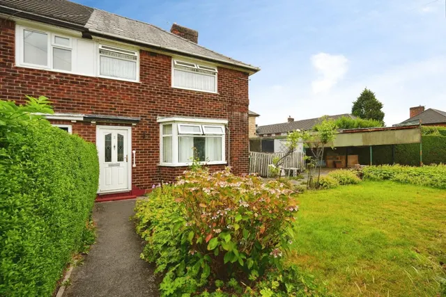 Hillend Place, Manchester, photo 1