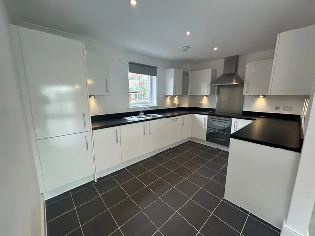 Kingfisher Close, Warwick, CV34, photo 1