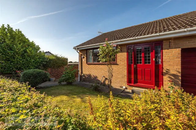 Walsham Drive, Salendine Nook, HD3, photo 1