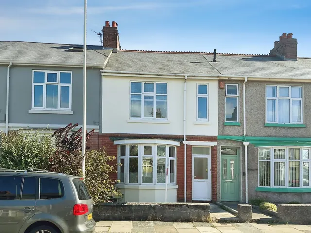 Pennycross Park Road, Plymouth, PL2, photo 1