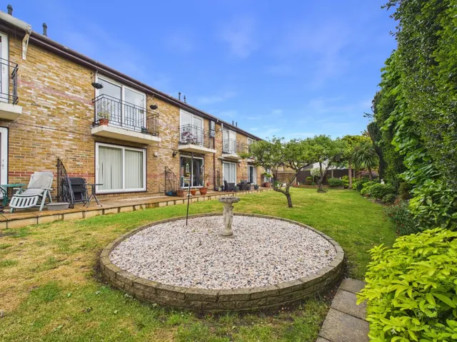 Warren Road, Bexleyheath, DA6, photo 3