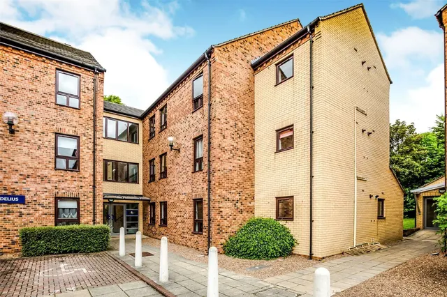 Woodlands Village, Wakefield, West Yorkshire, WF1, photo 1