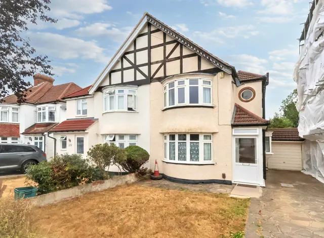 Queensway, West Wickham, BR4 9EP, photo 1
