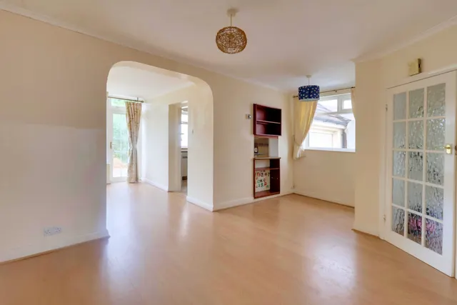 Photo 3 — Queensway, West Wickham, BR4 9EP