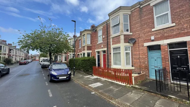 Balmoral Terrace, Heaton, photo 1