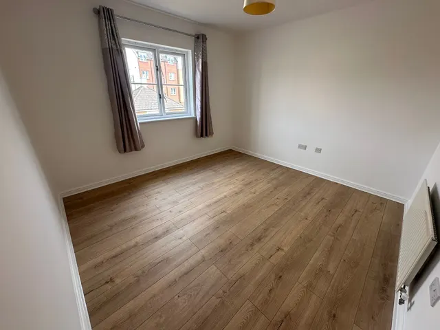 Photo 3 — West cotton close, Northampton