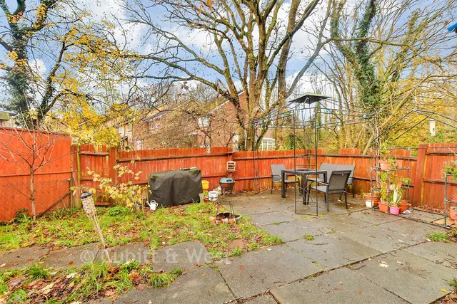 Birkdale Drive, Ifield, RH11, photo 2