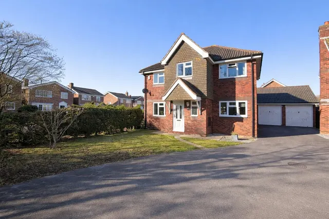 Tawny Owl Close, Stubbington, Fareham, photo 1