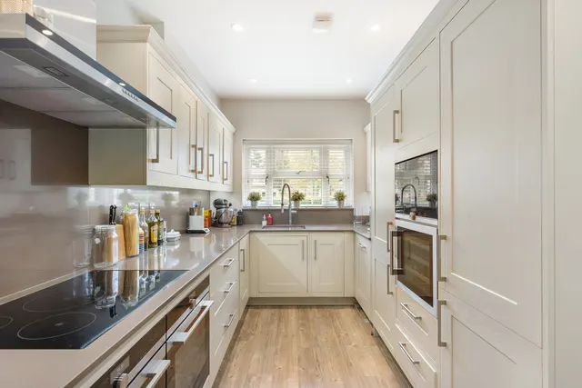 Lawlor Close, Sunbury-on-thames, TW16, photo 3