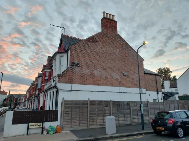 Ashford Road, London, NW2, photo 3
