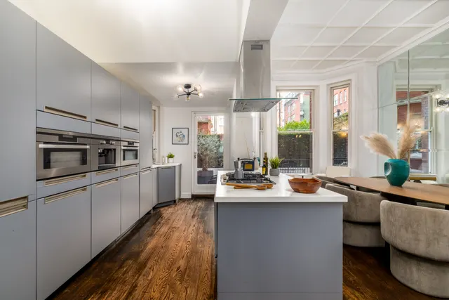 Photo 2 — Draycott Place, Chelsea, London