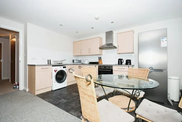 Photo 3 — Weston View, Crookes,