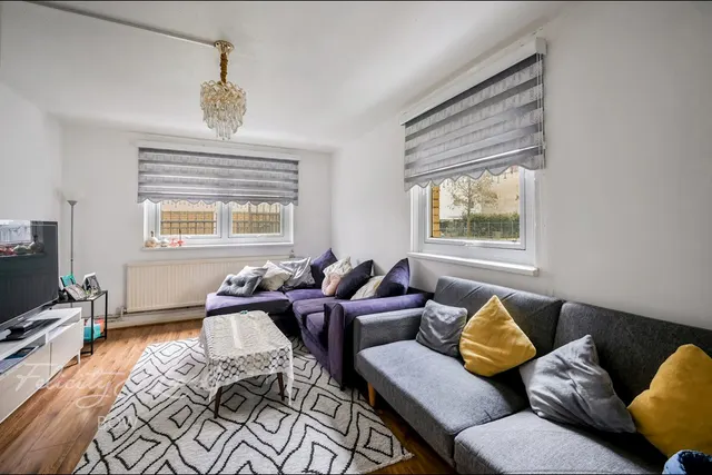 Merchant Street, London, E3, photo 1