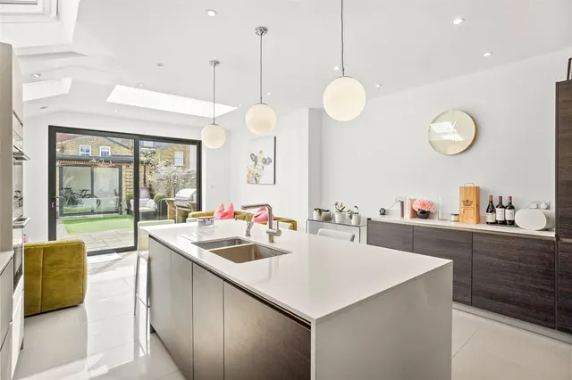 Photo 3 — Gould Road, Twickenham, TW2 6RN