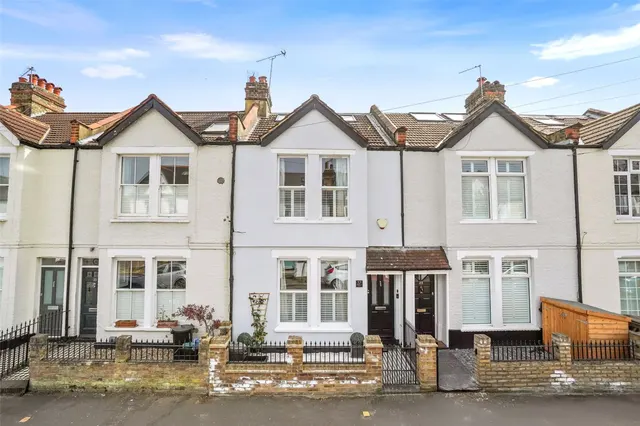 Gould Road, Twickenham, TW2 6RN, photo 1