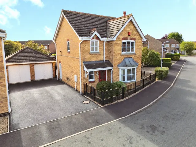 Juniper Way, Sleaford, NG34, photo 1