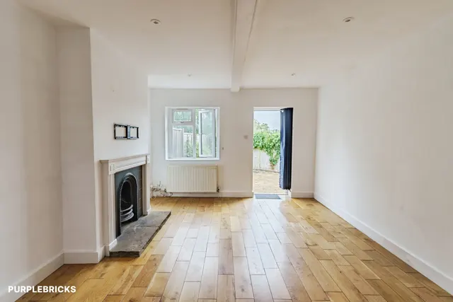 Common Road, Redhill, RH1, photo 2