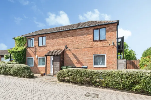 Coopers Mews, Neath Hill, MK14, photo 1