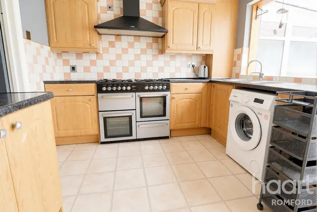 4 bedroom house, Great Cullings, RM7