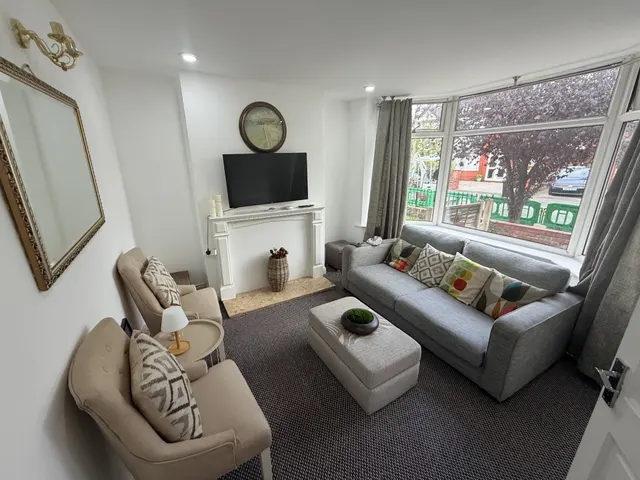 Bollin Drive, WA14, photo 3