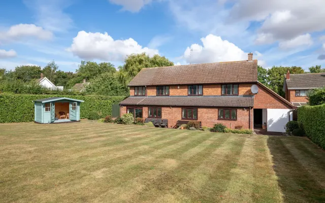 Renhold Road, Wilden, photo 1