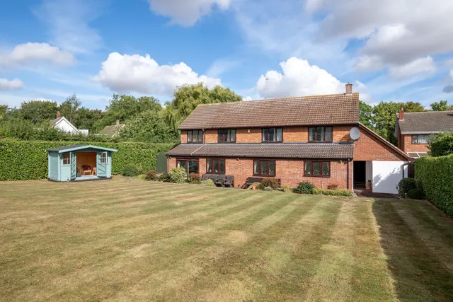 Renhold Road, Wilden, photo 1