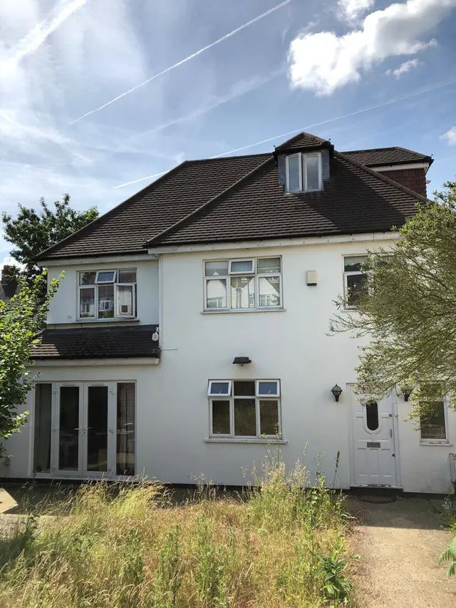 Photo 2 — Leeside Crescent, Temple Fortune, Golders Green NW11