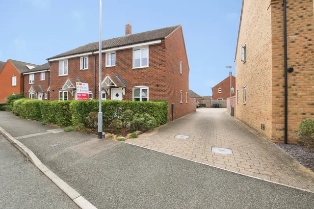 Violet Way, Yaxley, Peterborough, photo 1