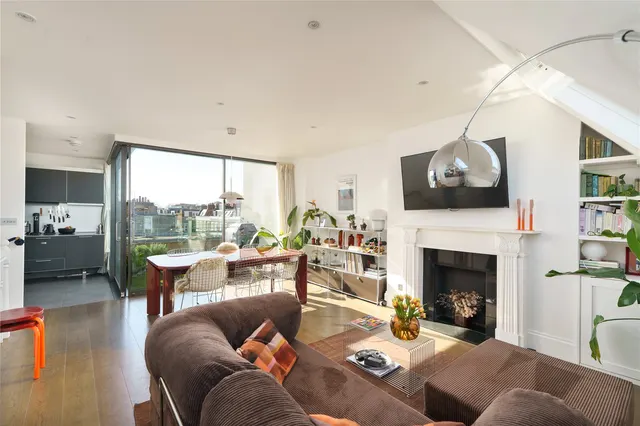 Gloucester Avenue, Primrose Hill, London, NW1 8LB, photo 1