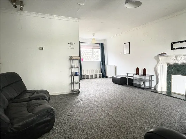 Chatsworth Street, Oldham, OL4, photo 2