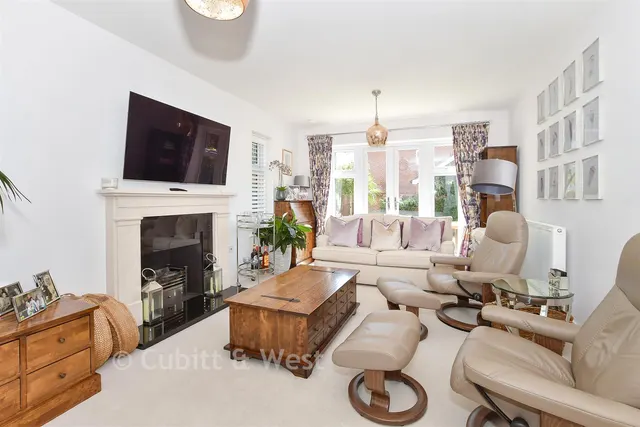 Huntley Mews, Southwater, RH13, photo 3