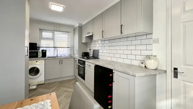 Westfield Road, Ashfield Park, photo 2
