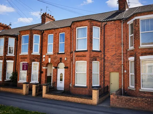 Ash Grove, Beverley Road, East Riding of Yorkshi, HU5, photo 1