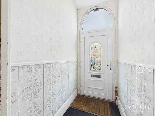 Photo 2 — Ash Grove, Beverley Road, East Riding of Yorkshi, HU5