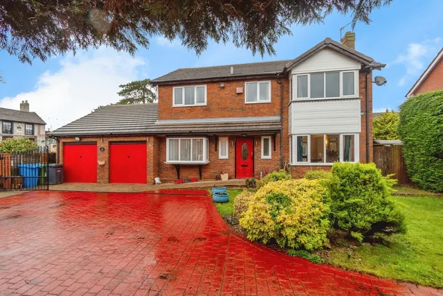Pool Close, Shareshill, Wolverhampton, Staffordshire, WV10, photo 1