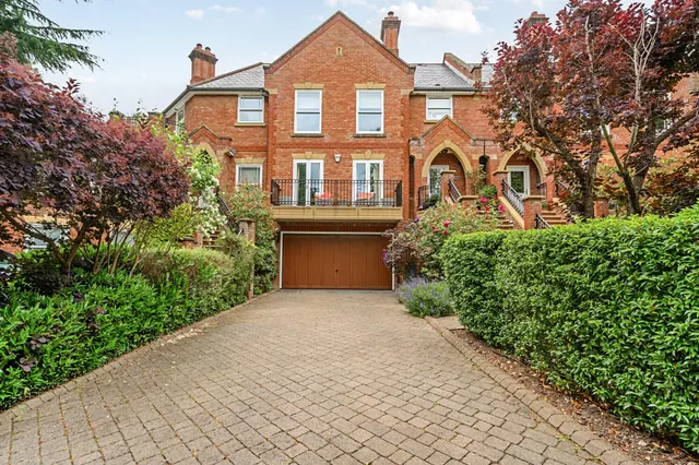 Photo 2 — Amersham Road, Chalfont St. Giles, HP8