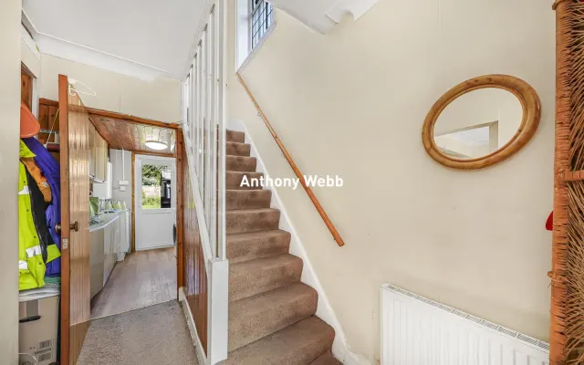 Photo 3 — Fountains Crescent, Southgate, N14