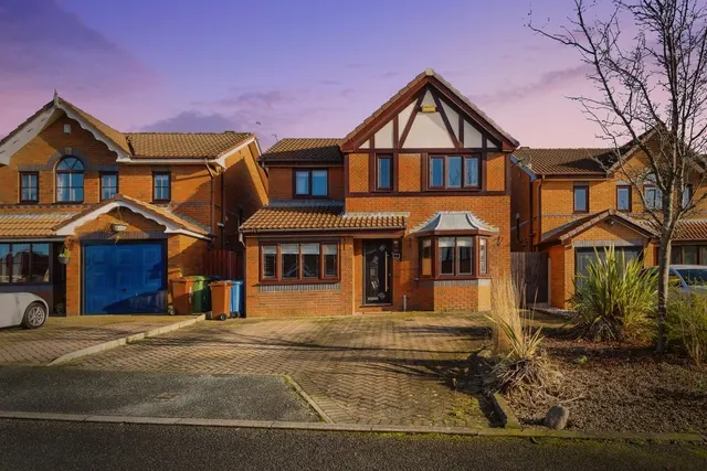 Harrop Fold, OLDHAM, Lancashire, OL8, photo 1