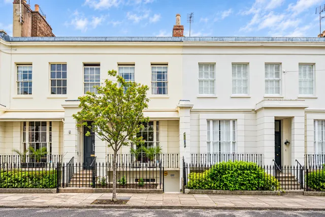 Grosvenor Place South, Cheltenham, GL52, photo 1