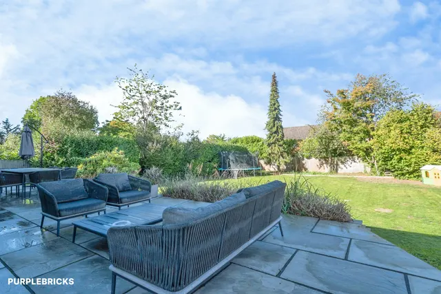 Leatherhead Road, Leatherhead, KT23, photo 1