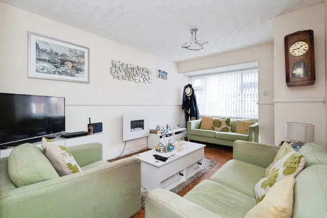 Photo 2 — Franklyn Road, Droylsden, Manchester, Greater Manchester, M43