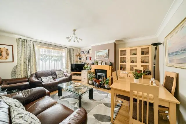 Holden Road, London, N12, photo 3