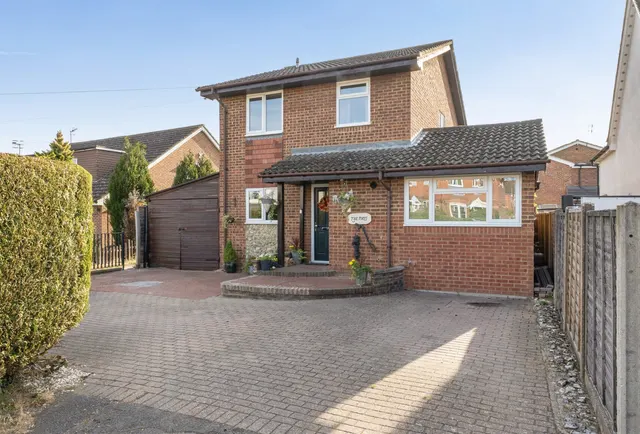 Reigate Road, Surrey, Hookwood, RH6 0AP, photo 1