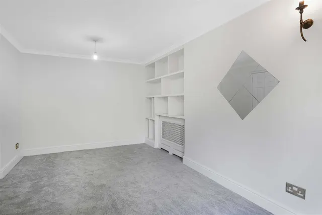 Photo 2 — Cavendish Road, Sutton, Surrey, SM2 5EY
