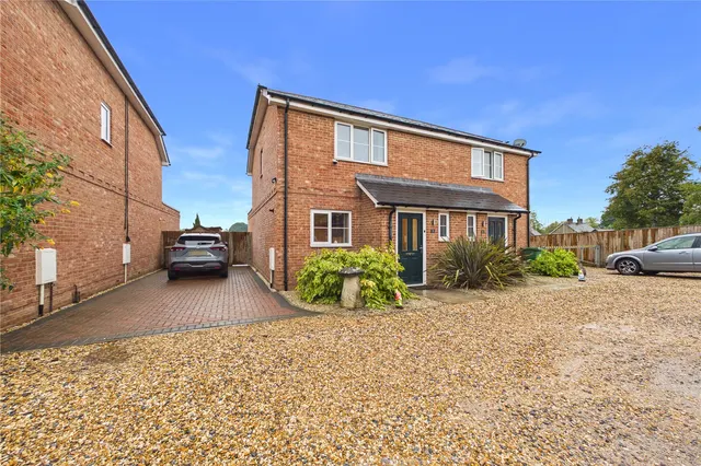 Lavers Lea, Sherborne St. John, RG24, photo 1