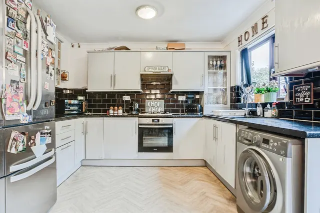 Atkinson Court, Normanton, WF6, photo 2