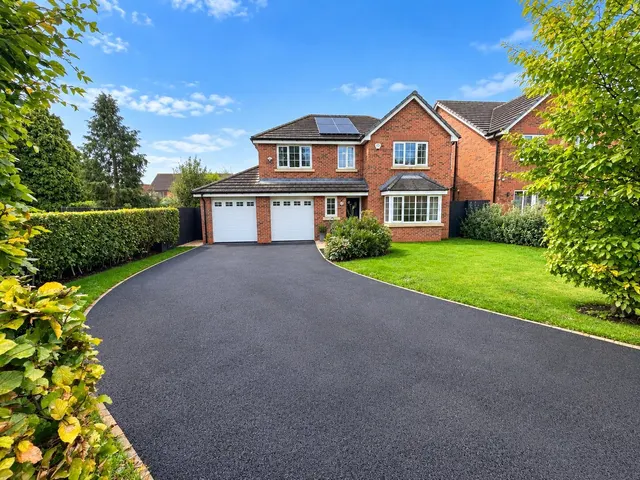 Moss Nook Drive, Preston, PR2, photo 1
