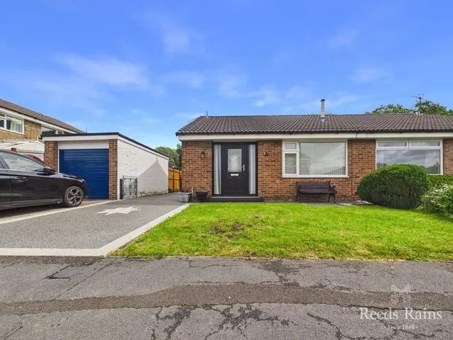 Oakfield Crescent, Bowburn, Durham, DH6, photo 1