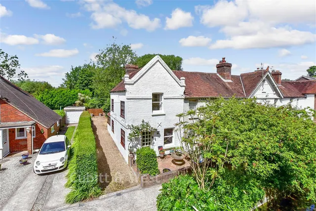 Lumley Road, Emsworth, PO10, photo 1