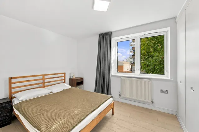 Newport Avenue, London, E14, photo 2